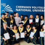 Вручення дипломів магістрів випускникам спеціальності «Публічне управління та адміністрування»